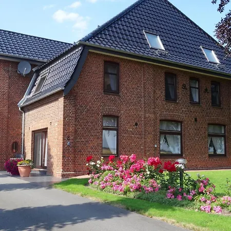 Modern Eingerichtete Mit Terrasse By Interhome Elskop