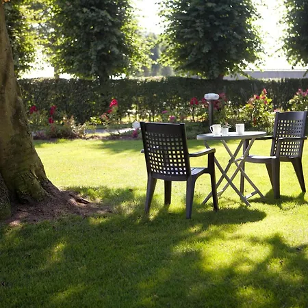 Modern Eingerichtete Mit Terrasse By Interhome