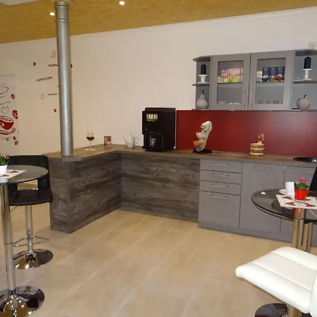 Modern Eingerichtete Mit Terrasse By Interhome דירה *