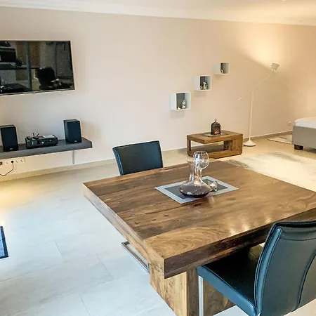 Modern Eingerichtete Mit Terrasse By Interhome Elskop