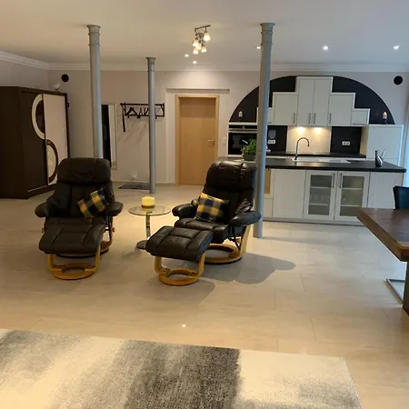 Modern Eingerichtete Mit Terrasse By Interhome דירה