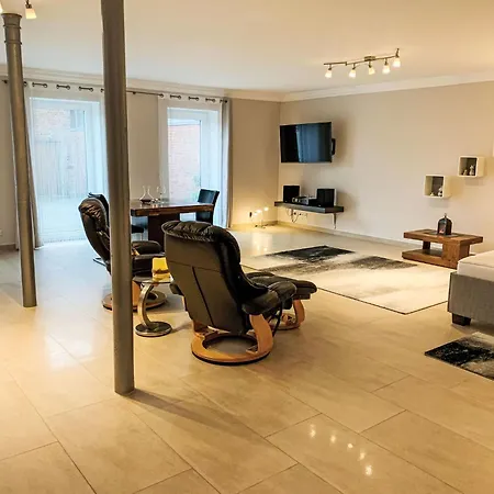 Modern Eingerichtete Mit Terrasse By Interhome דירה *