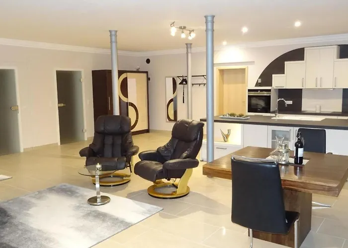 Modern Eingerichtete Mit Terrasse By Interhome Elskop